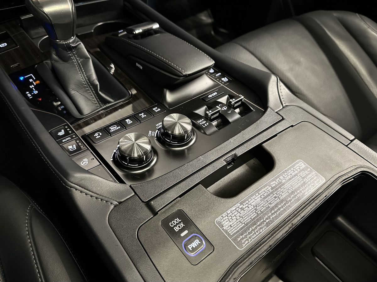 Lexus LX 2018