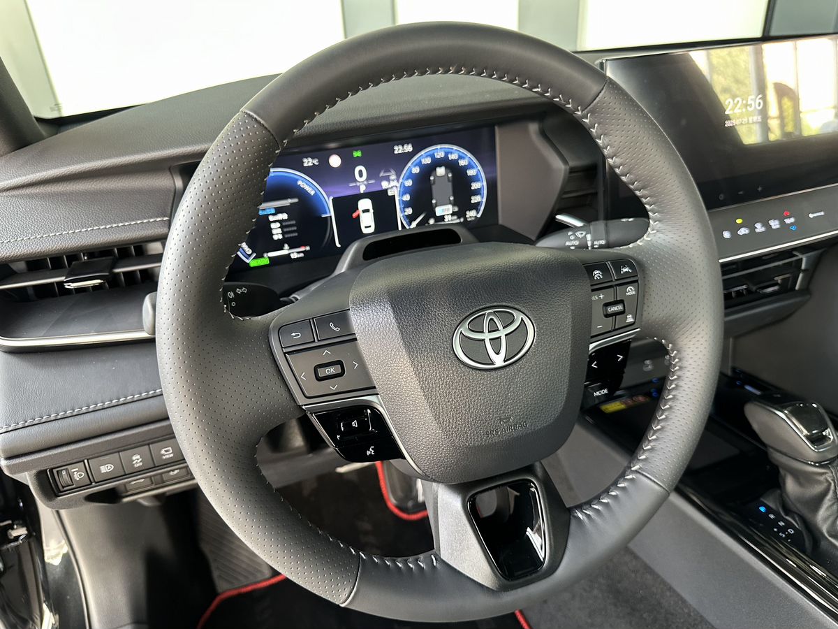 Toyota Camry 2025