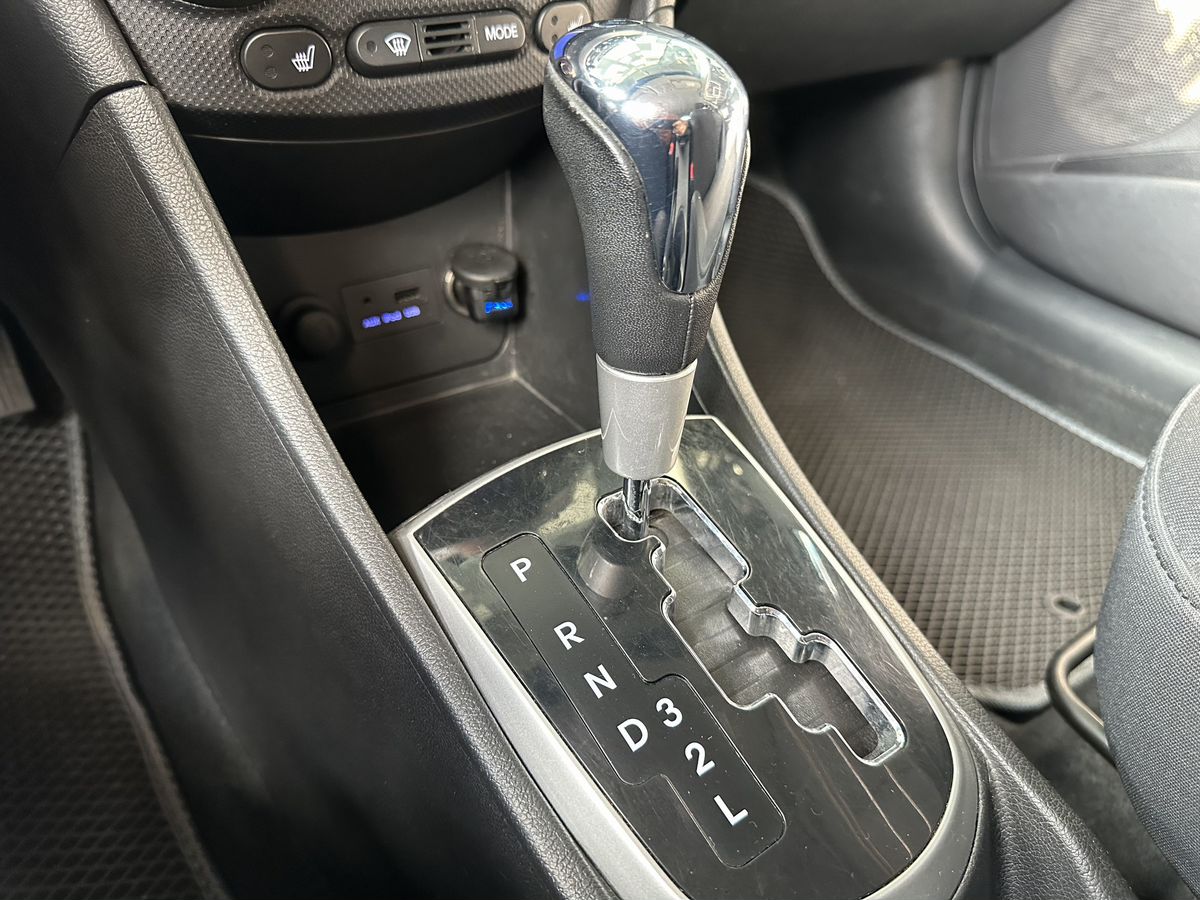 Hyundai Solaris 2012
