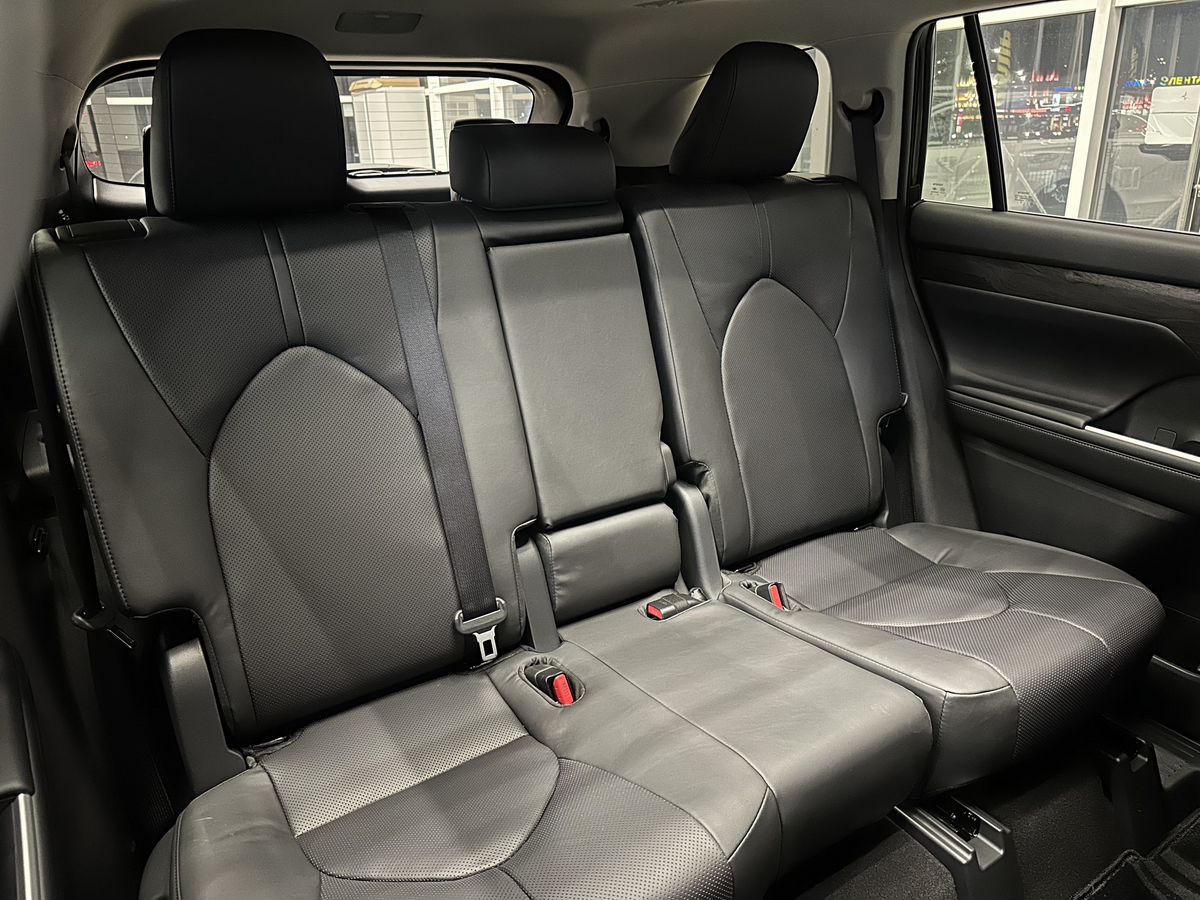 Toyota Highlander 2025