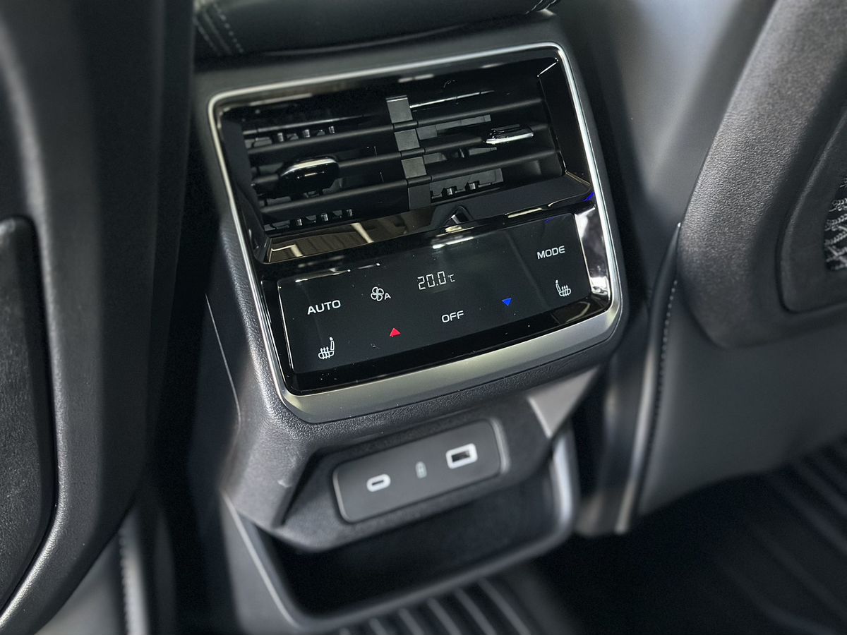 Geely Monjaro 2025