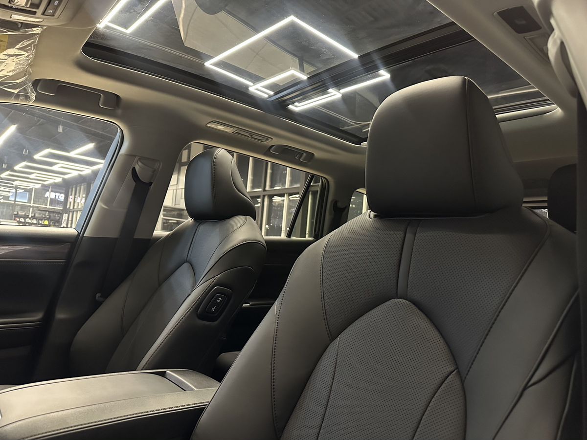 Toyota Highlander 2025