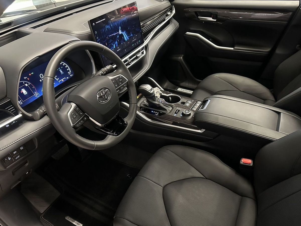 Toyota Highlander 2025