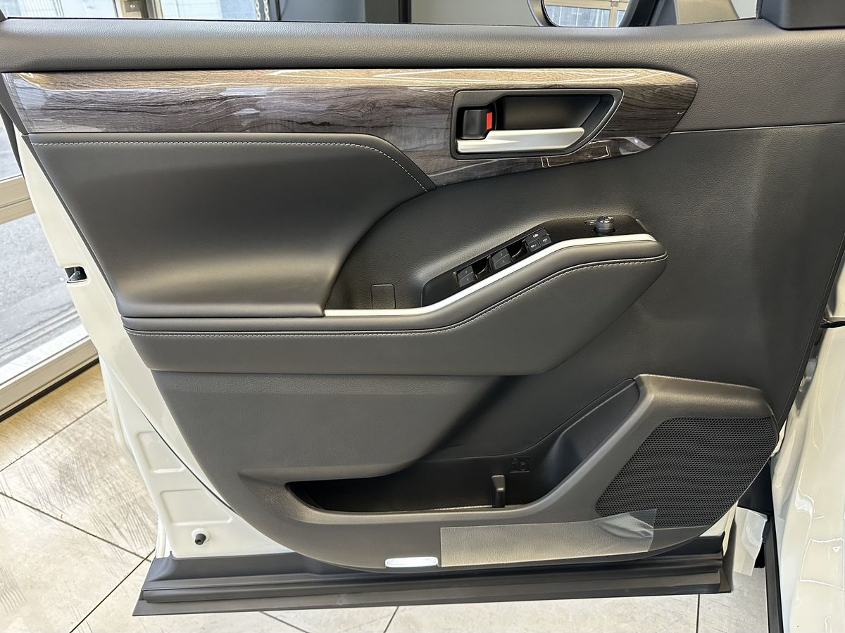 Toyota Highlander 2025