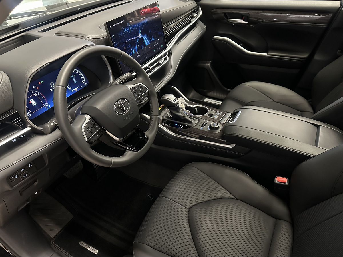 Toyota Highlander 2025