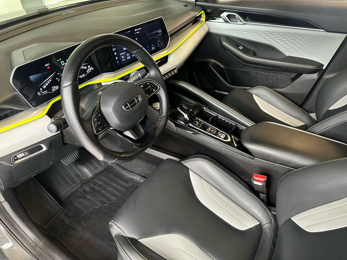 Geely Coolray 2023