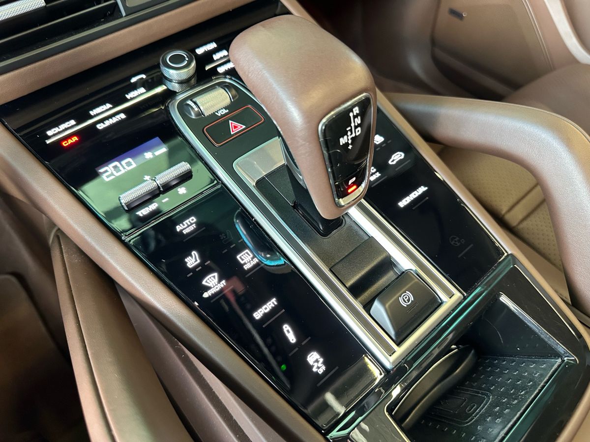 Porsche Cayenne 2021