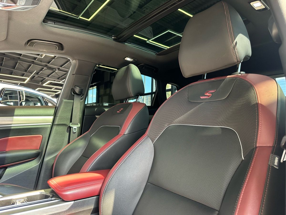 Geely Coolray 2022