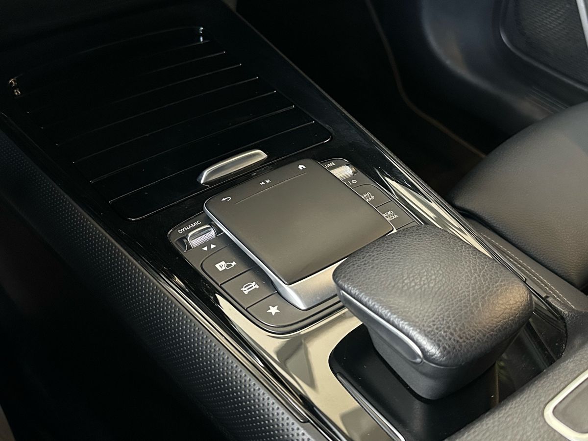 Mercedes-Benz GLB 2021