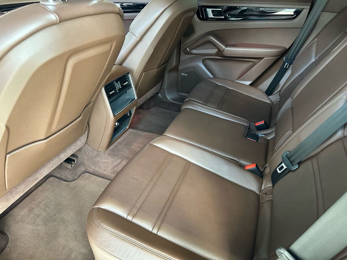 Porsche Cayenne 2021