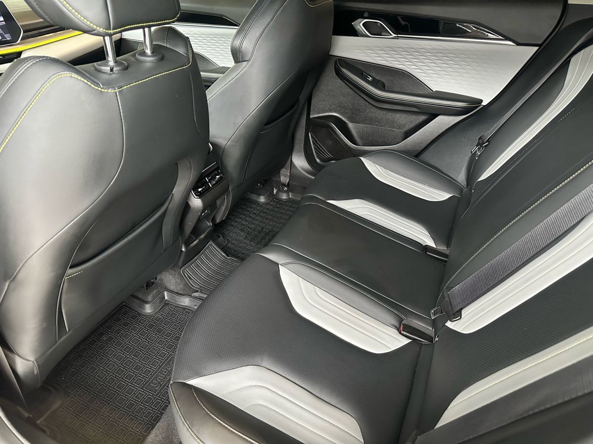 Geely Coolray 2023