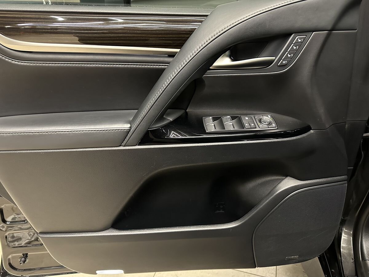 Lexus LX 2018