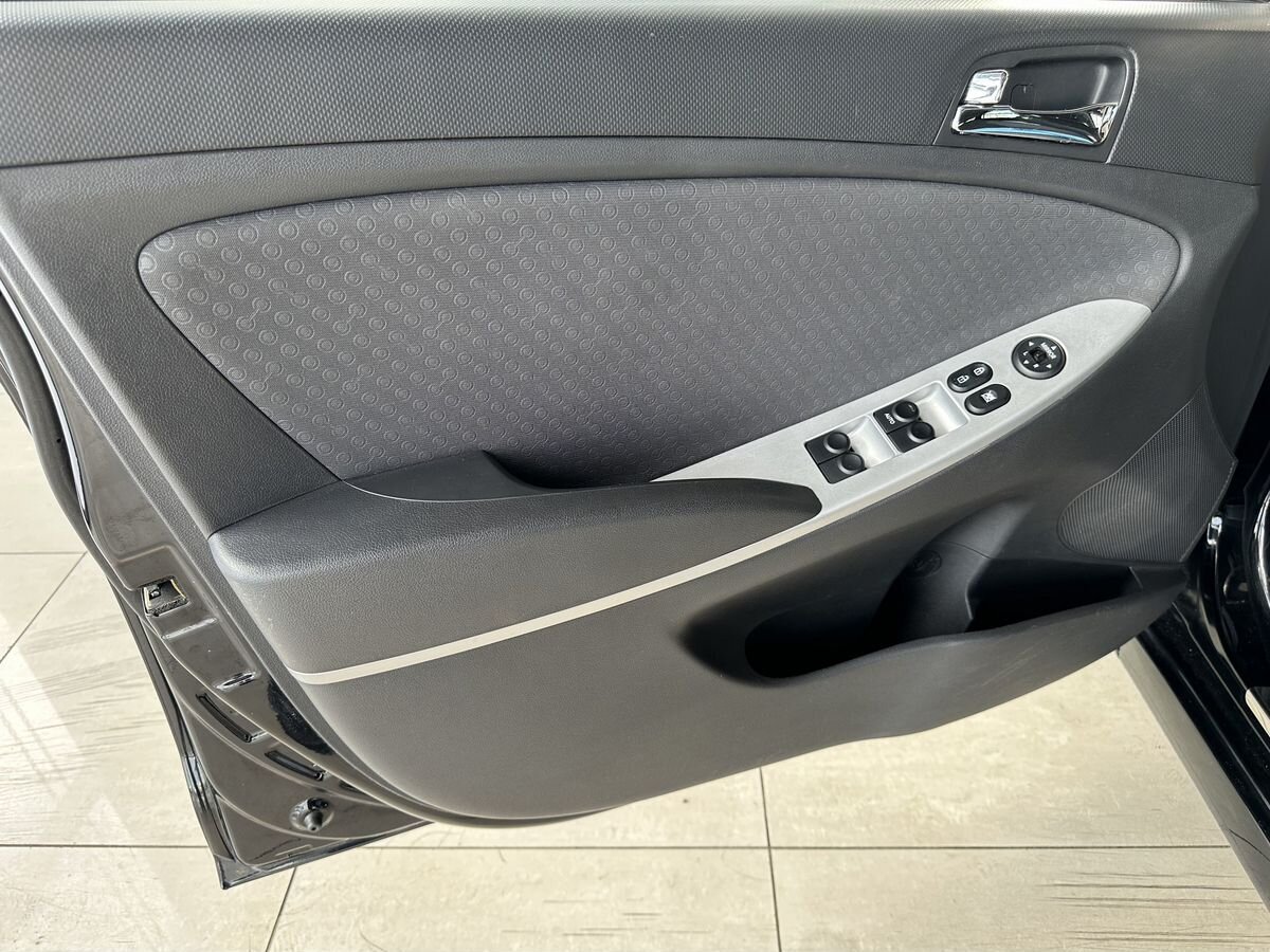 Hyundai Solaris 2012