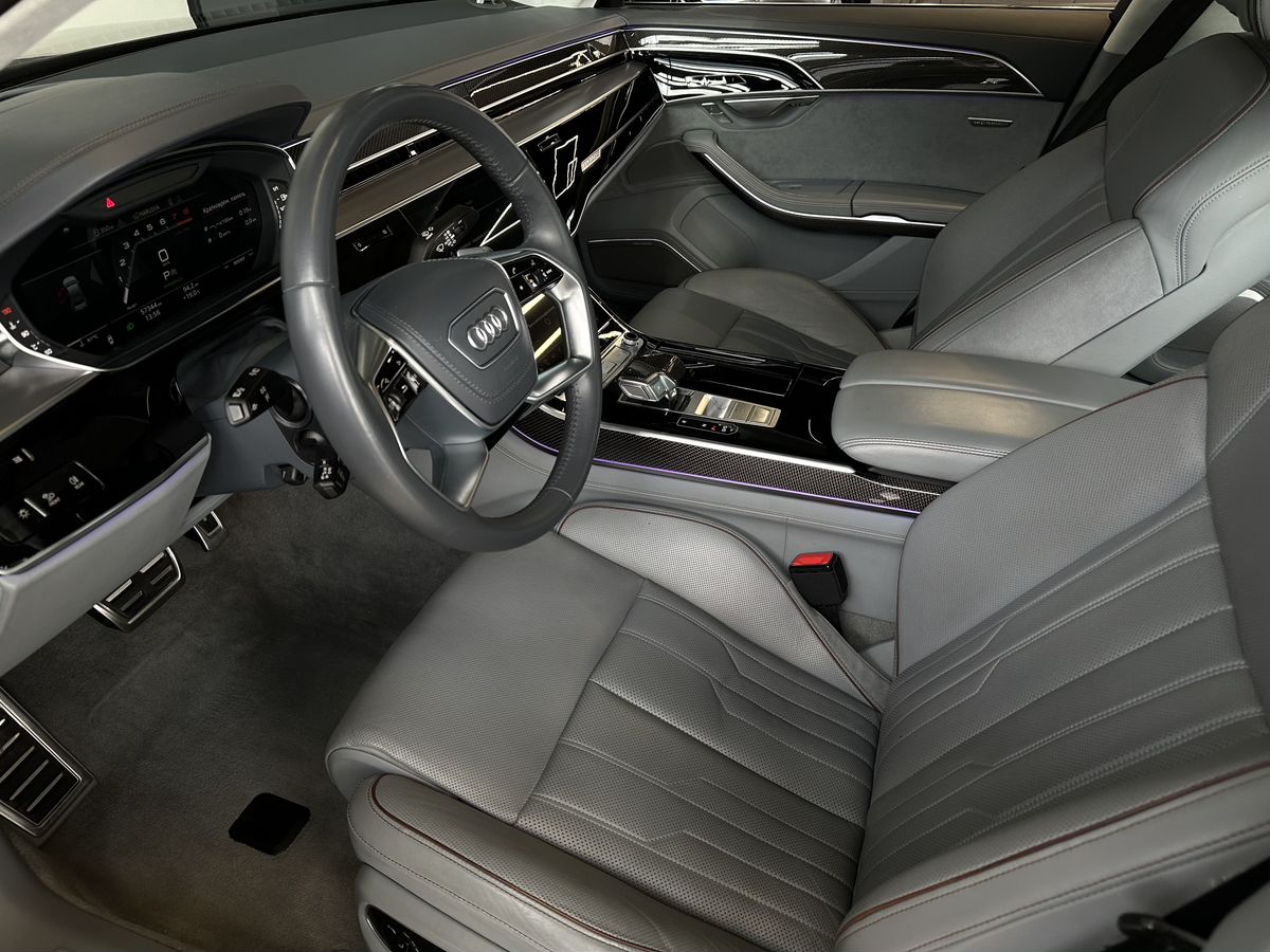 Audi S8 2021
