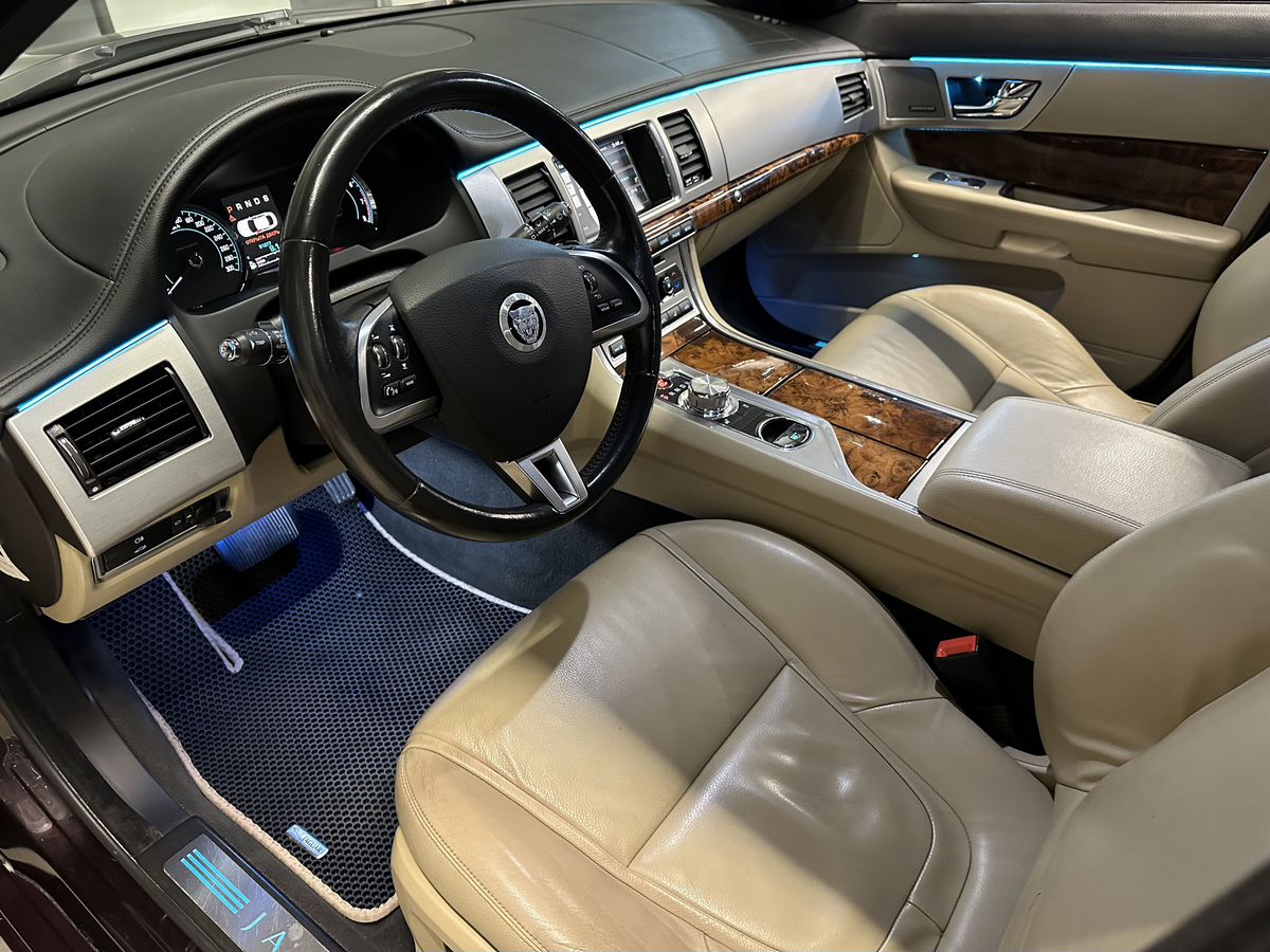 Jaguar XF 2014