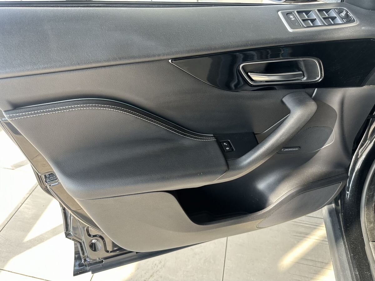 Jaguar F-Pace 2019