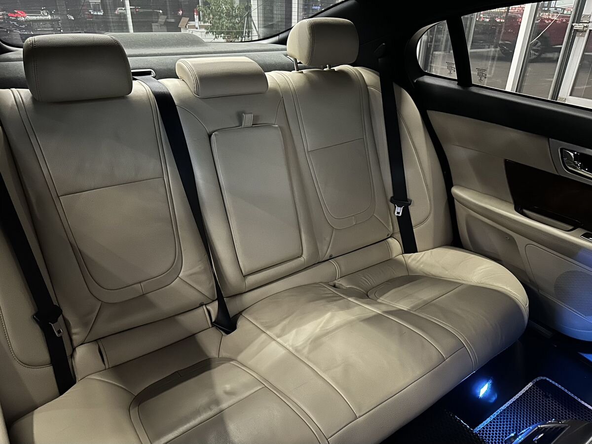 Jaguar XF 2014