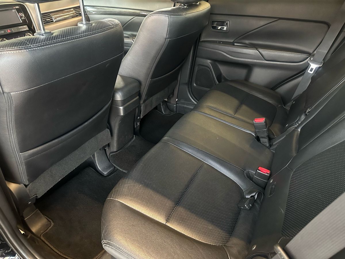 Mitsubishi Outlander 2016
