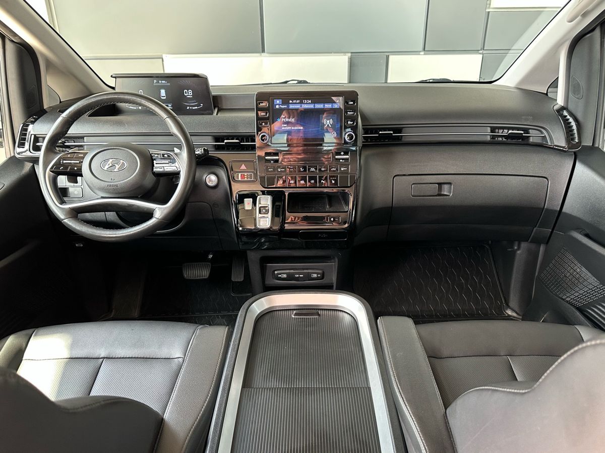 Hyundai Staria 2022