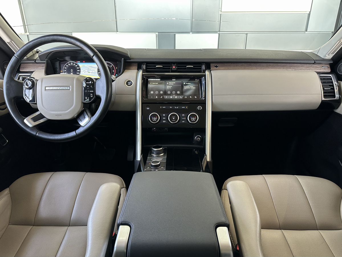 Land Rover Discovery 2019