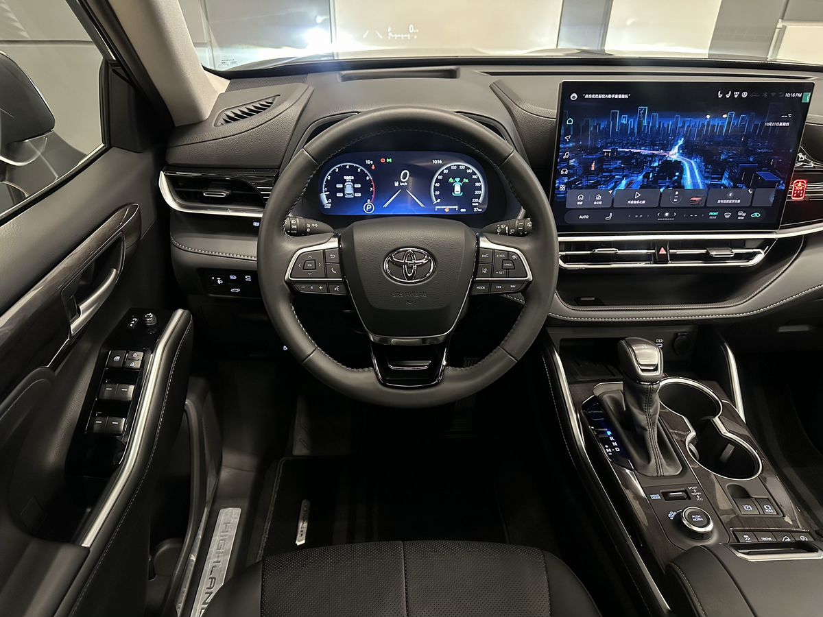 Toyota Highlander 2025