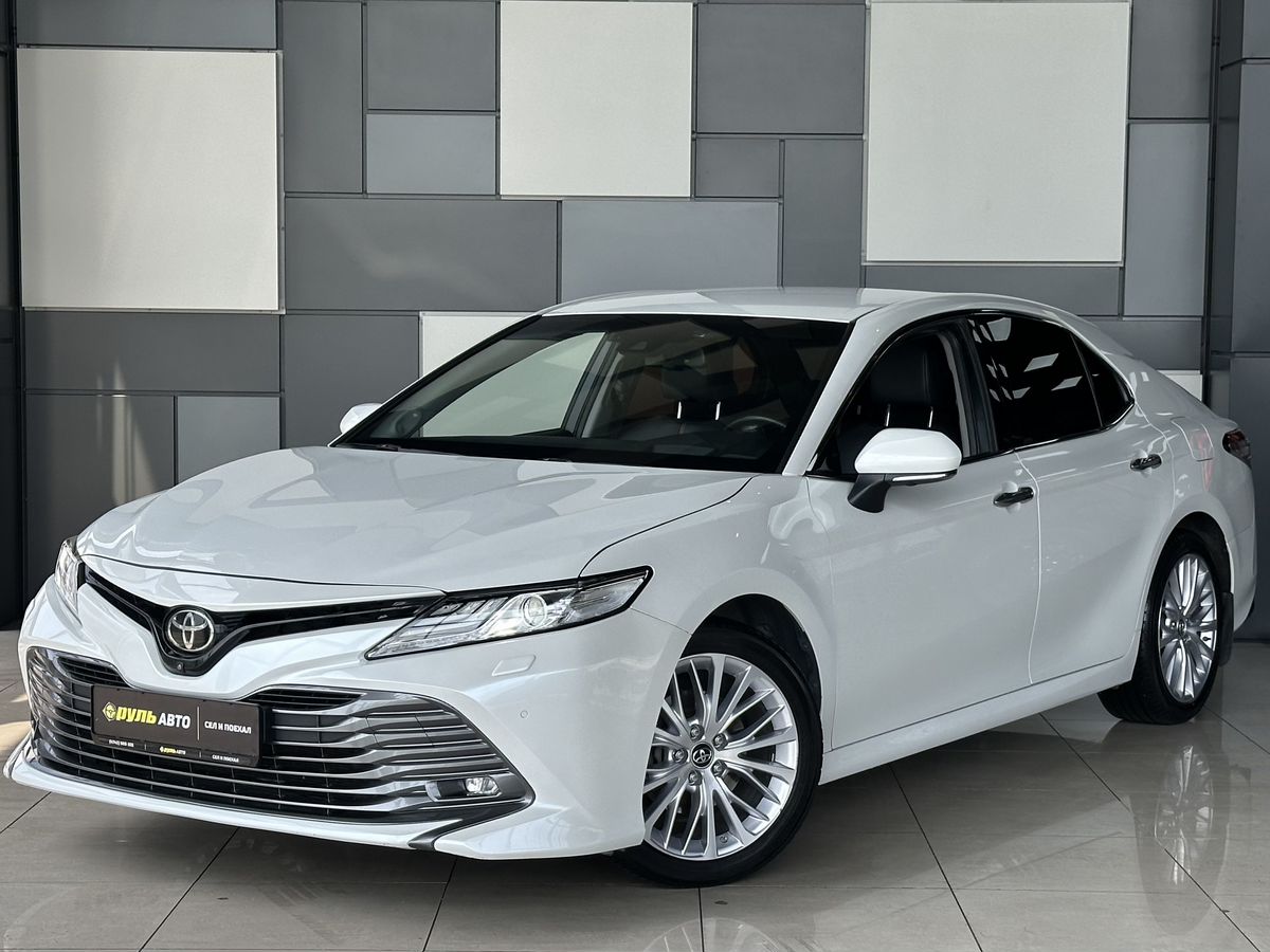 Toyota Camry 2019