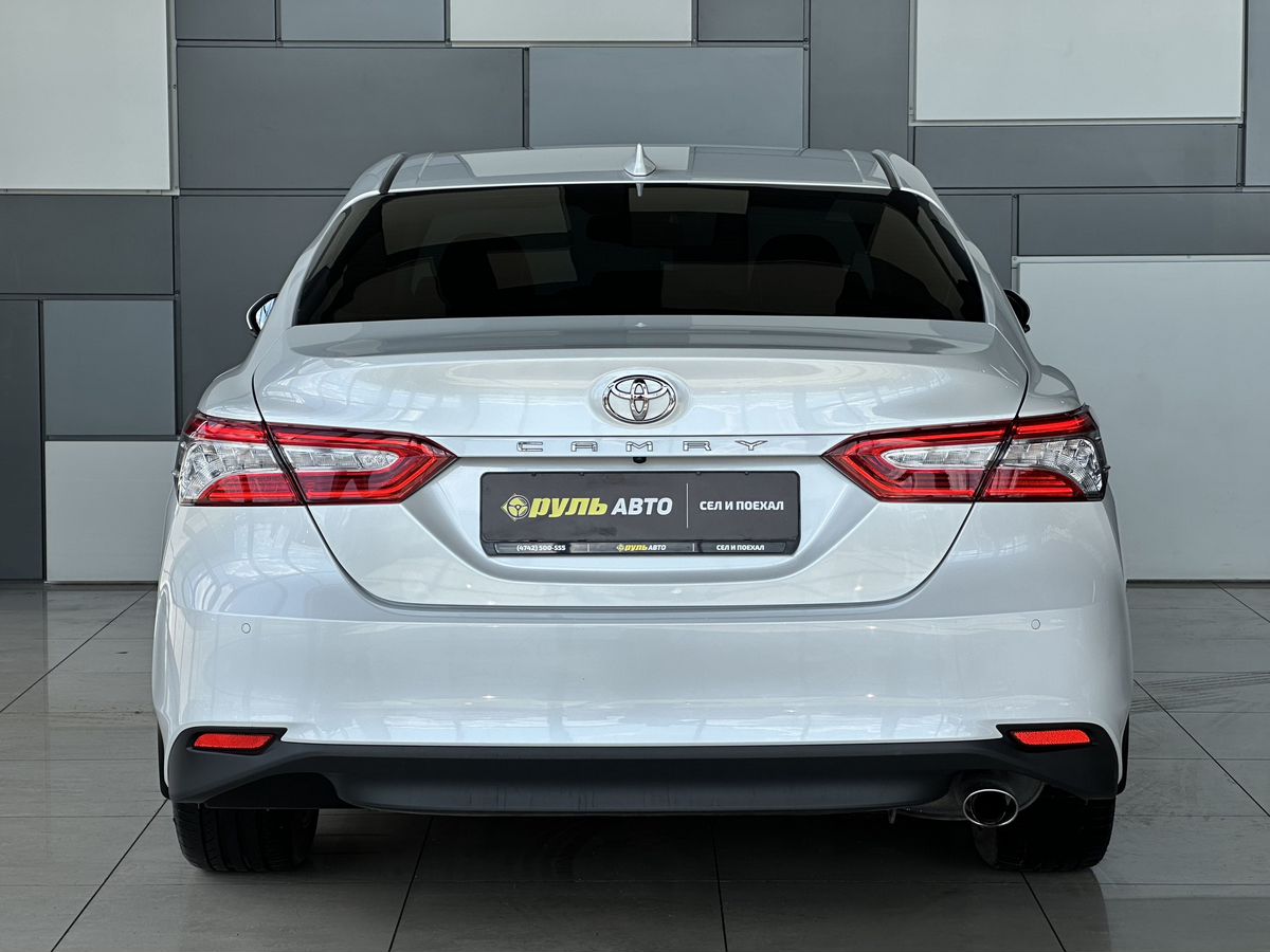 Toyota Camry 2019