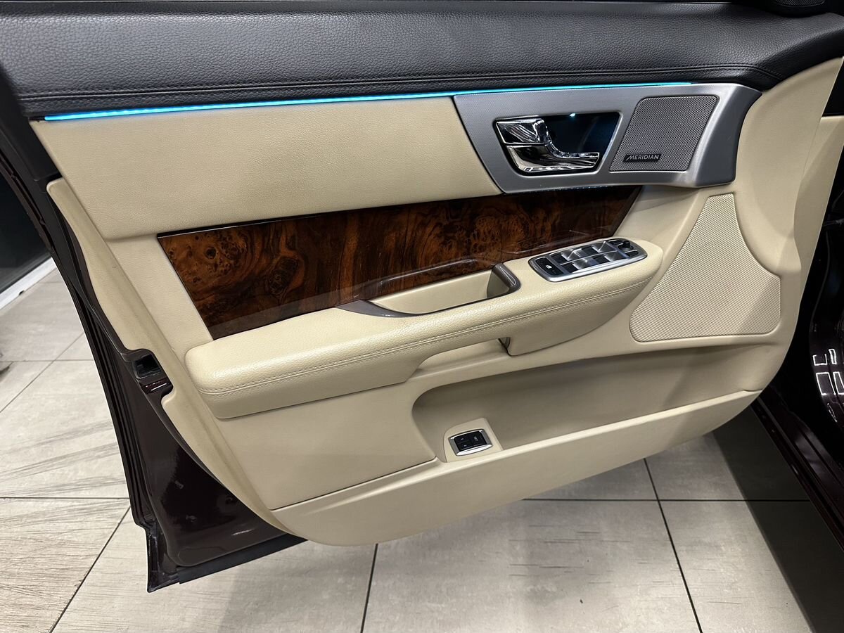 Jaguar XF 2014
