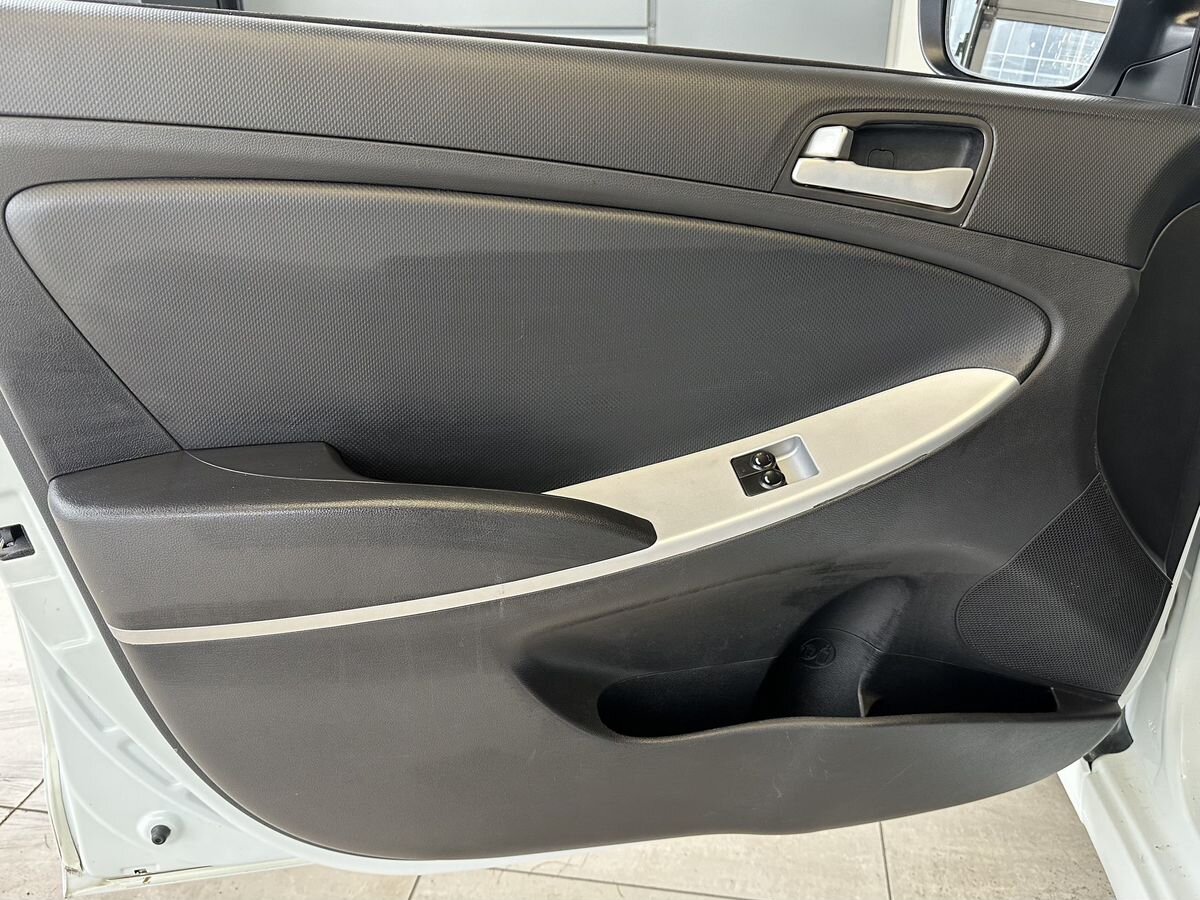 Hyundai Solaris 2013