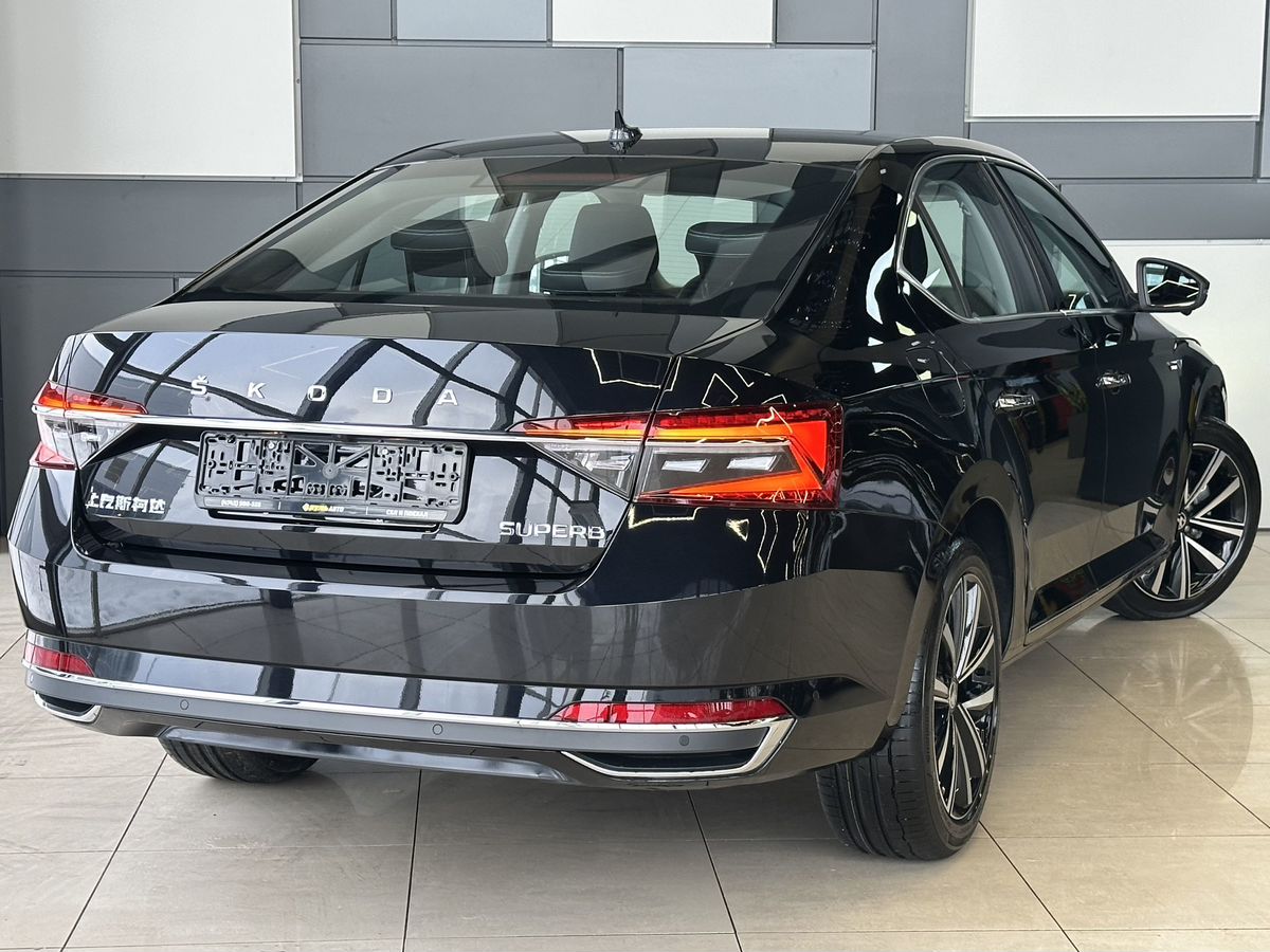 Skoda Superb 2025
