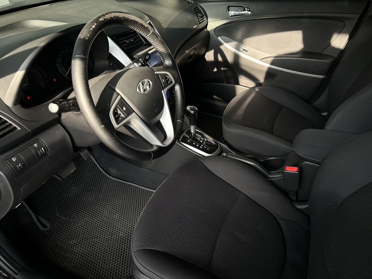 Hyundai Solaris 2012
