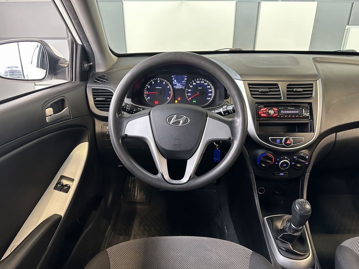 Hyundai Solaris 2013