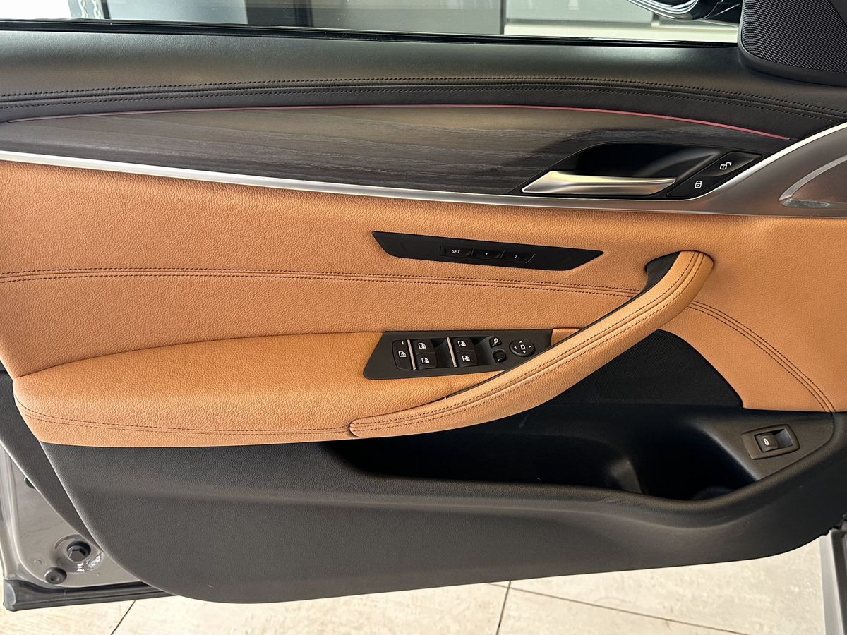 BMW 5 серии 2021