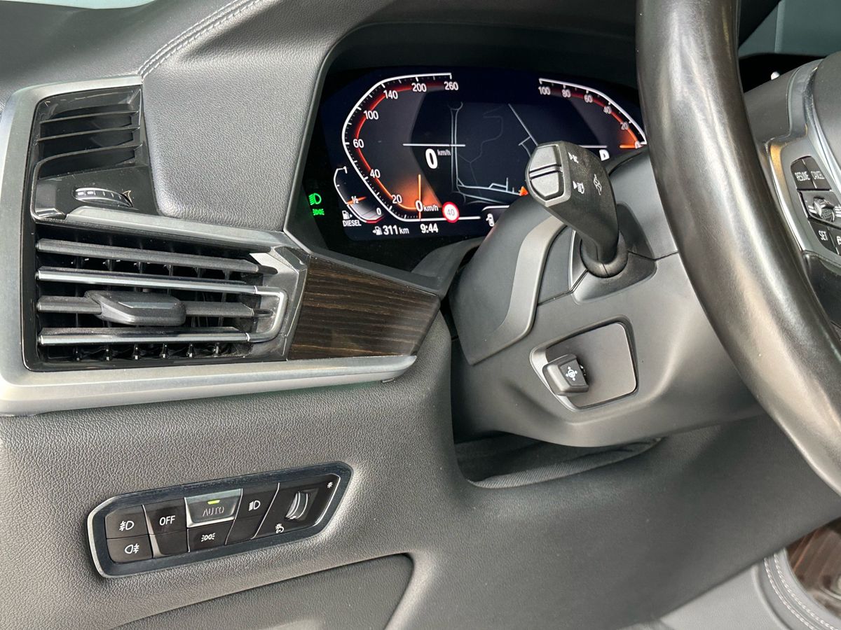 BMW X7 2021