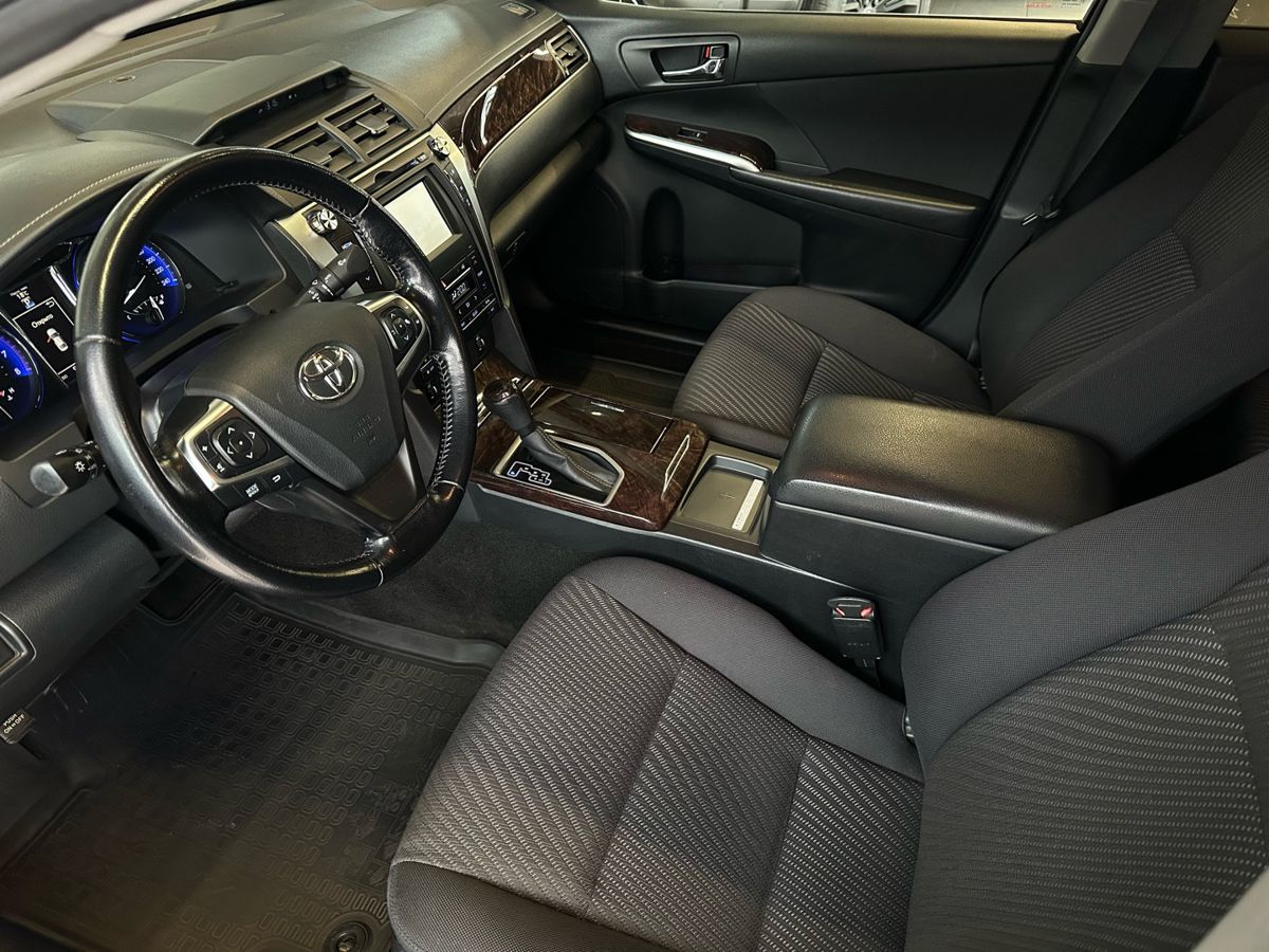 Toyota Camry 2016