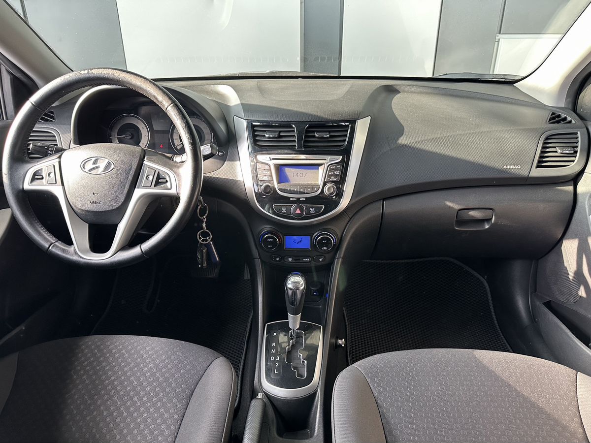 Hyundai Solaris 2012