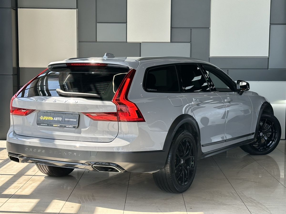 Volvo V90 Cross Country 2019