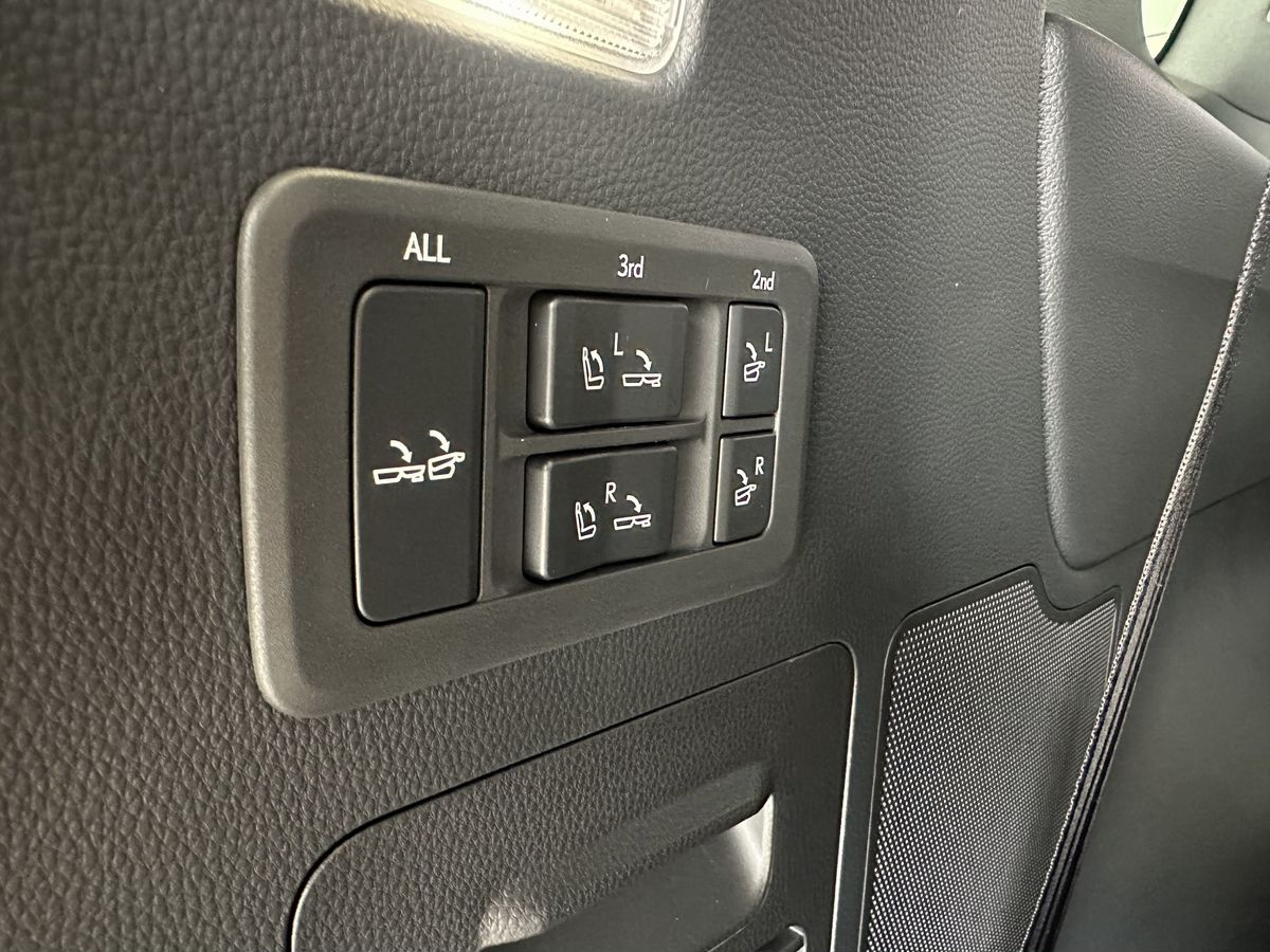 Lexus LX 2024
