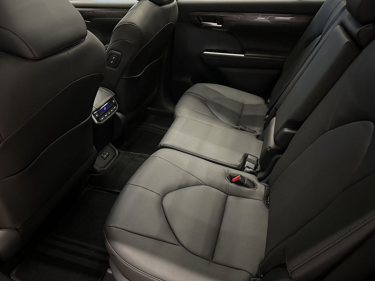 Toyota Highlander 2025