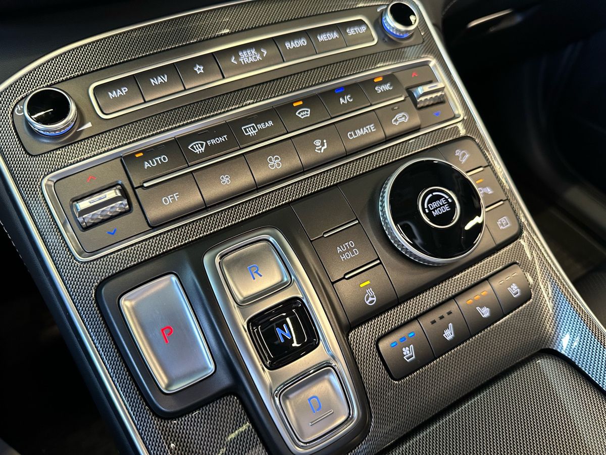 Hyundai Santa Fe 2023