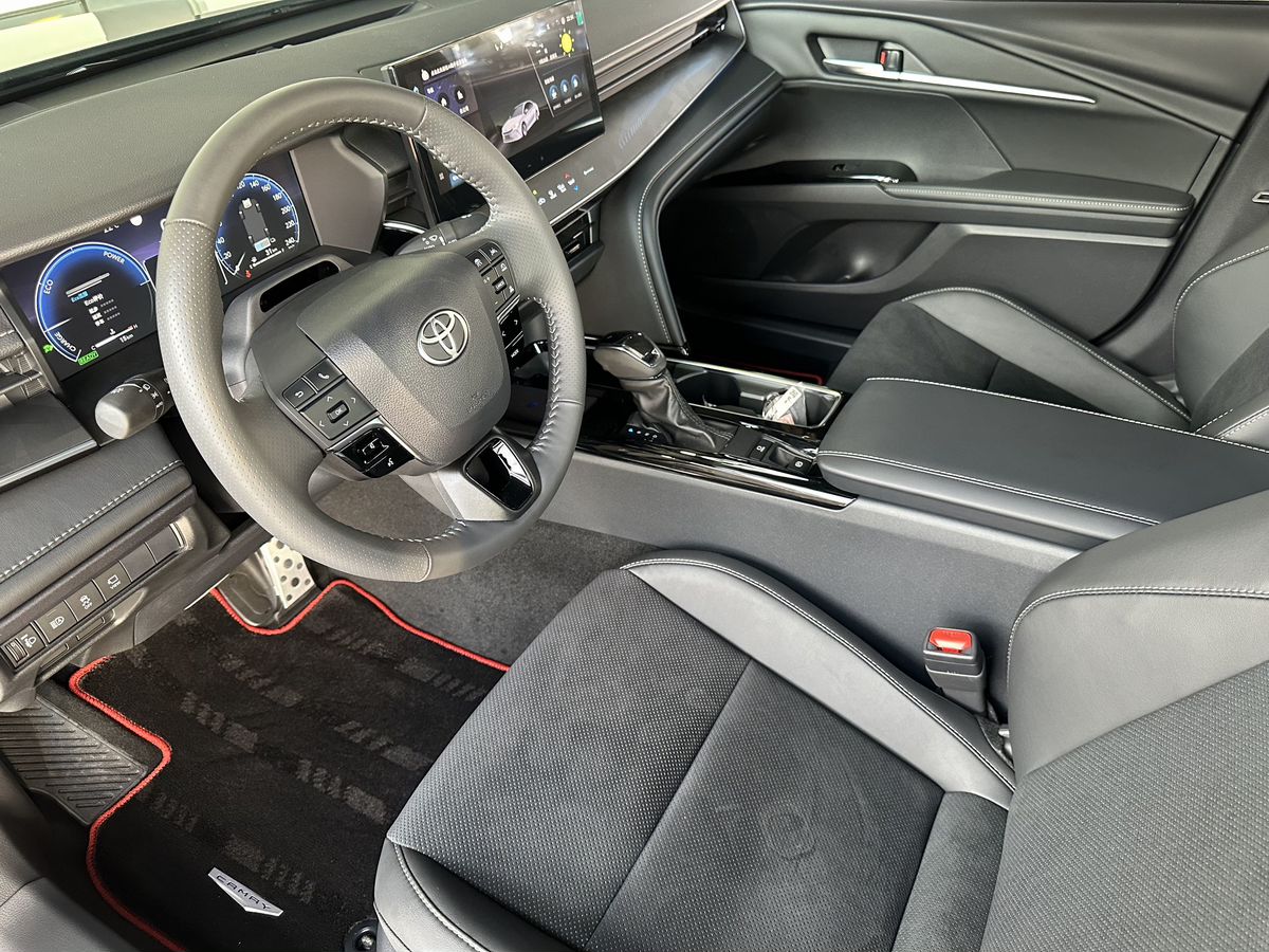Toyota Camry 2025