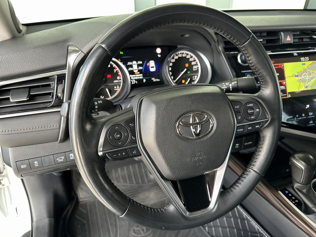 Toyota Camry 2019