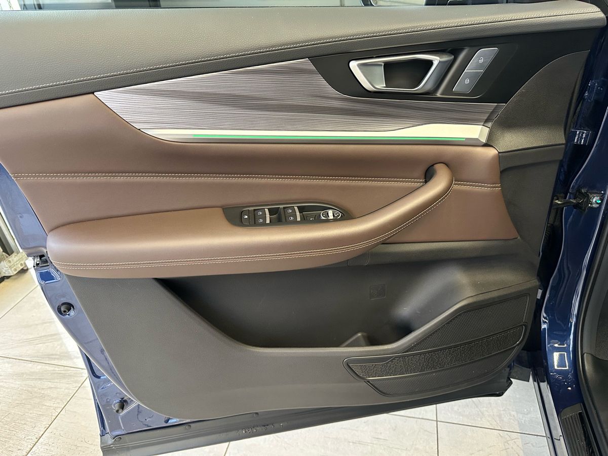 Xcite X-Cross 8 2024