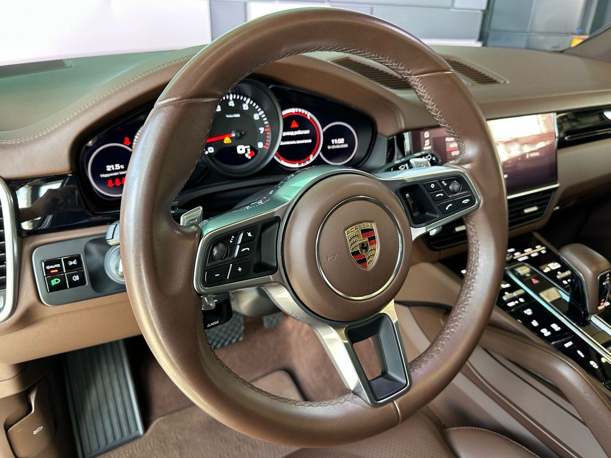 Porsche Cayenne 2021